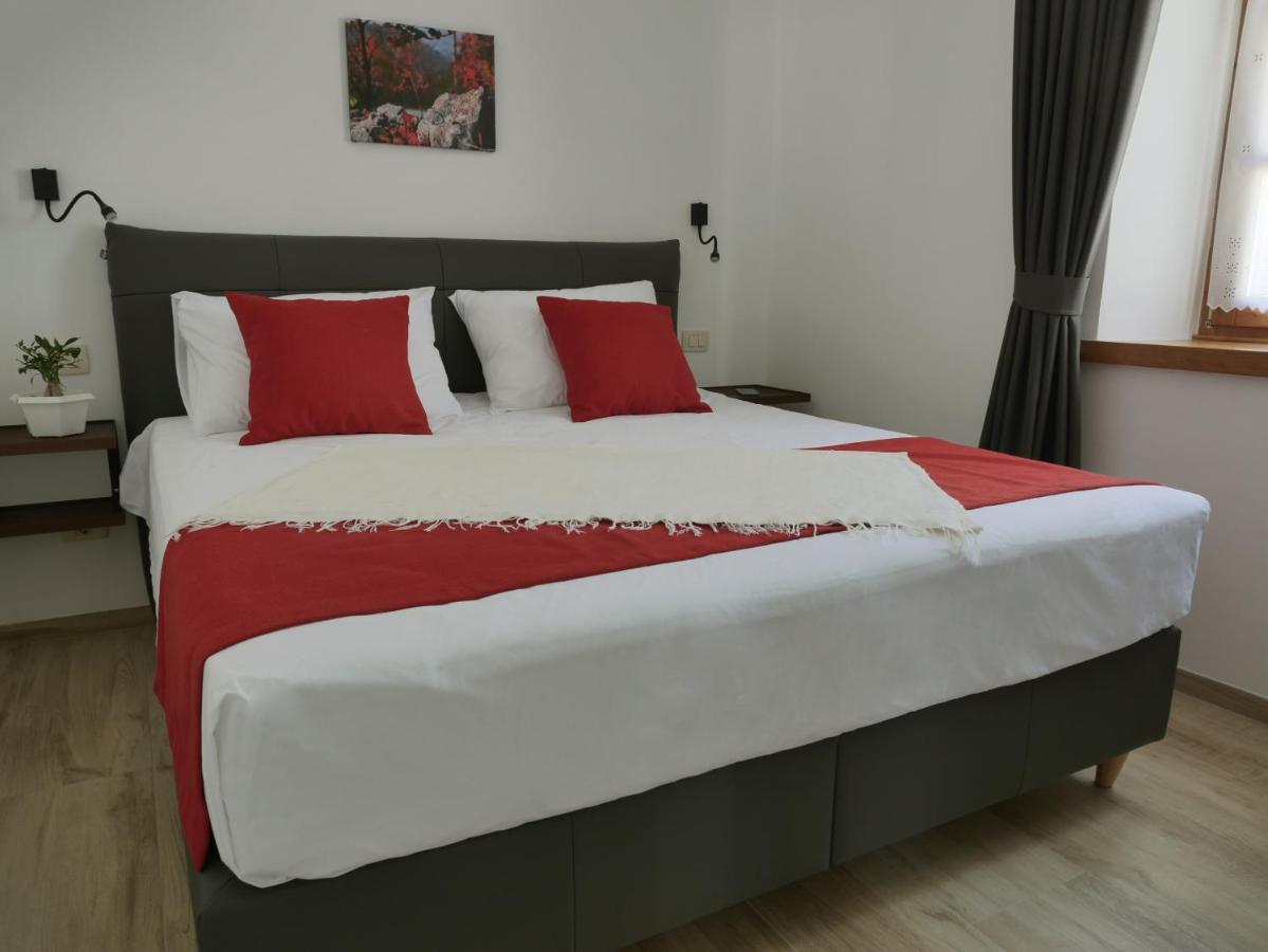 Apartmaji In Sobe Odlicna Hisa Stanjel Exterior photo